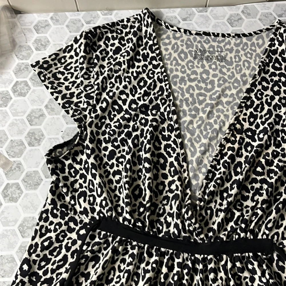 Gilligan & O Malley Large Sleepwear Animal Print V Neck Pajama Shirt